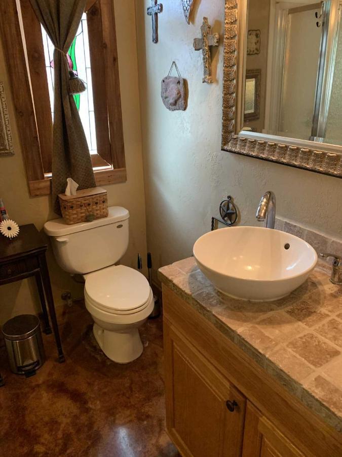 Отель Casitas At Madrona Ranch - Casita Pipe Creek Экстерьер фото